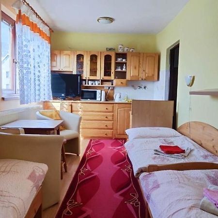 Homestay Machom Oscadnica Exterior photo