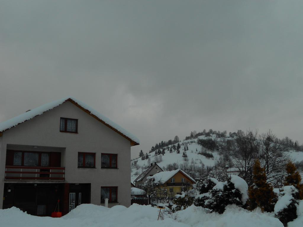 Homestay Machom Oscadnica Exterior photo